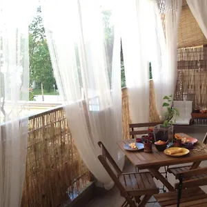 https://lovely-terrace-apartment.it-lombardy.com